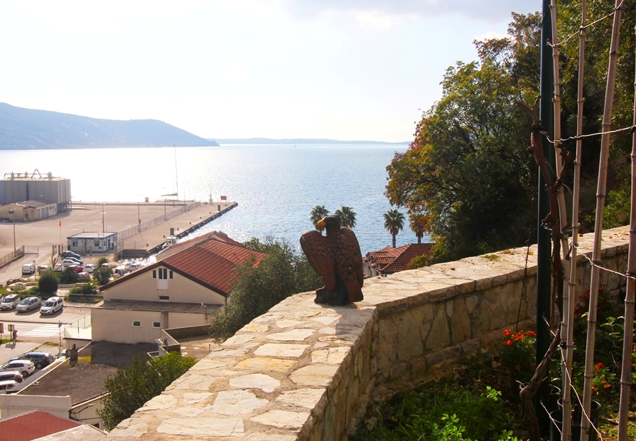 2 bedroom House (unspecified) For Sale