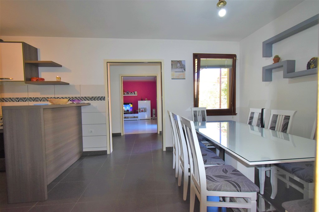 2 bedroom House (unspecified) For Sale