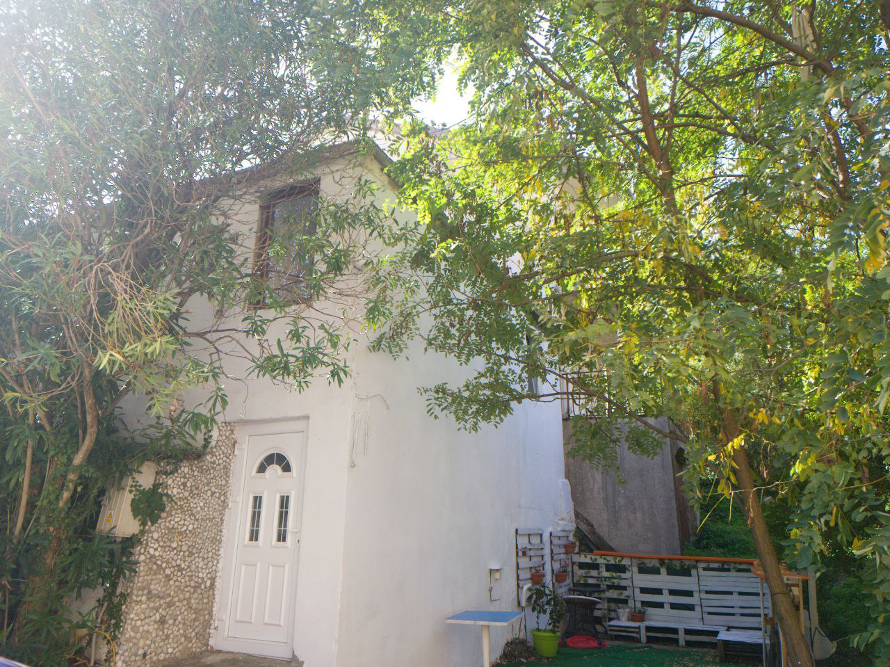 2 bedroom House (unspecified) For Sale
