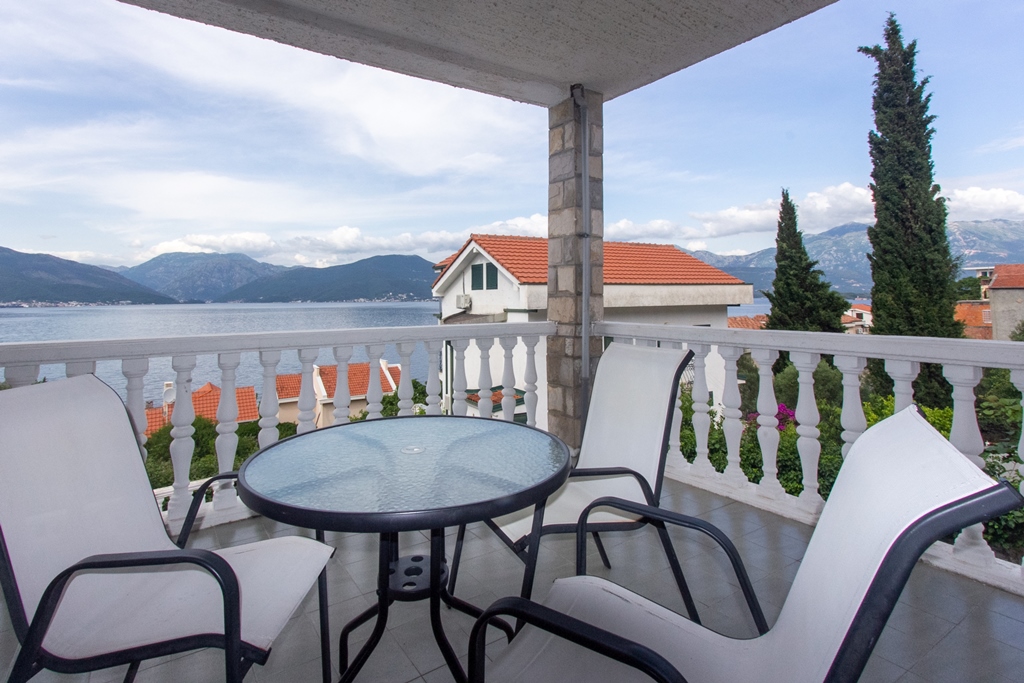 9 bedroom House (unspecified) For Sale