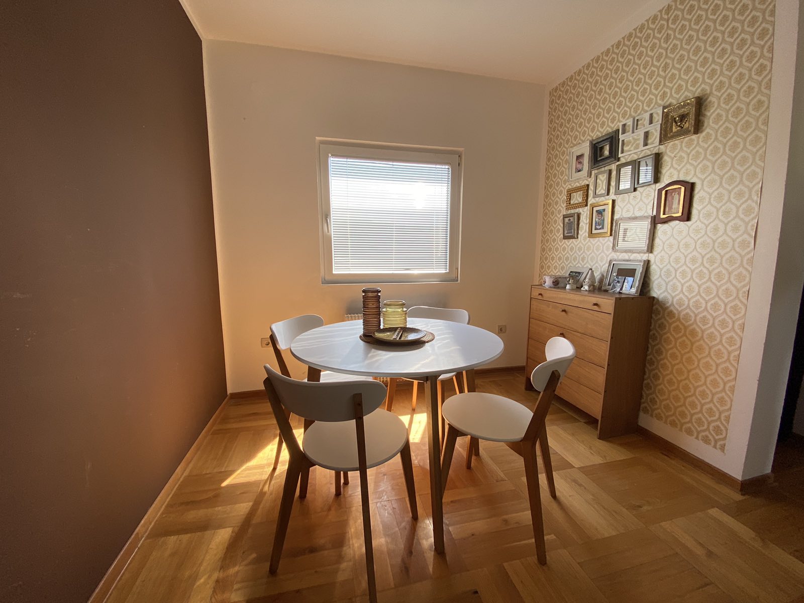 8 bedroom House (unspecified) For Sale