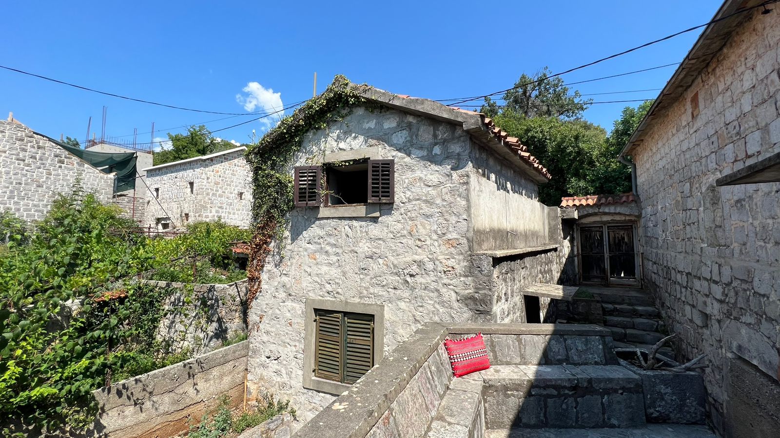 5 bedroom House (unspecified) For Sale