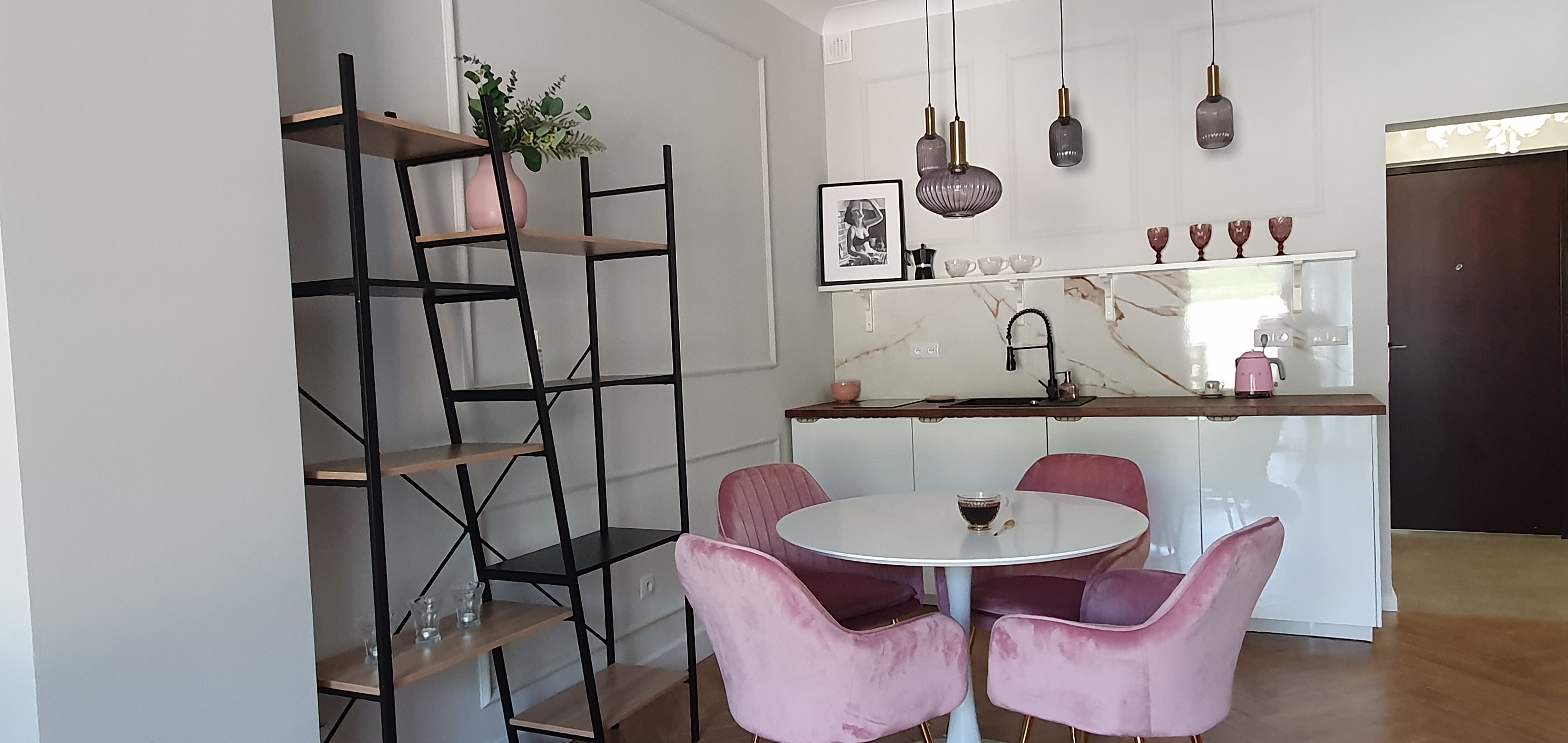 1 bedroom Apartment For Sale
