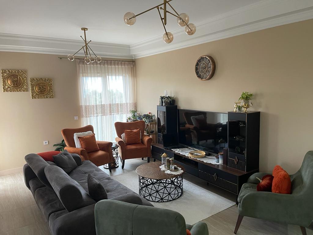4 bedroom Apartment For Sale