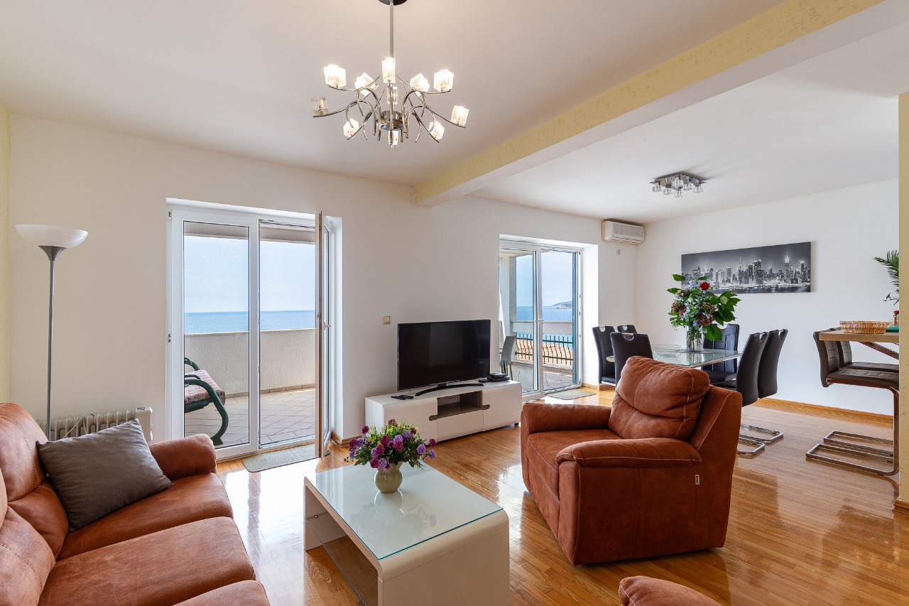 3 bedroom Duplex For Sale
