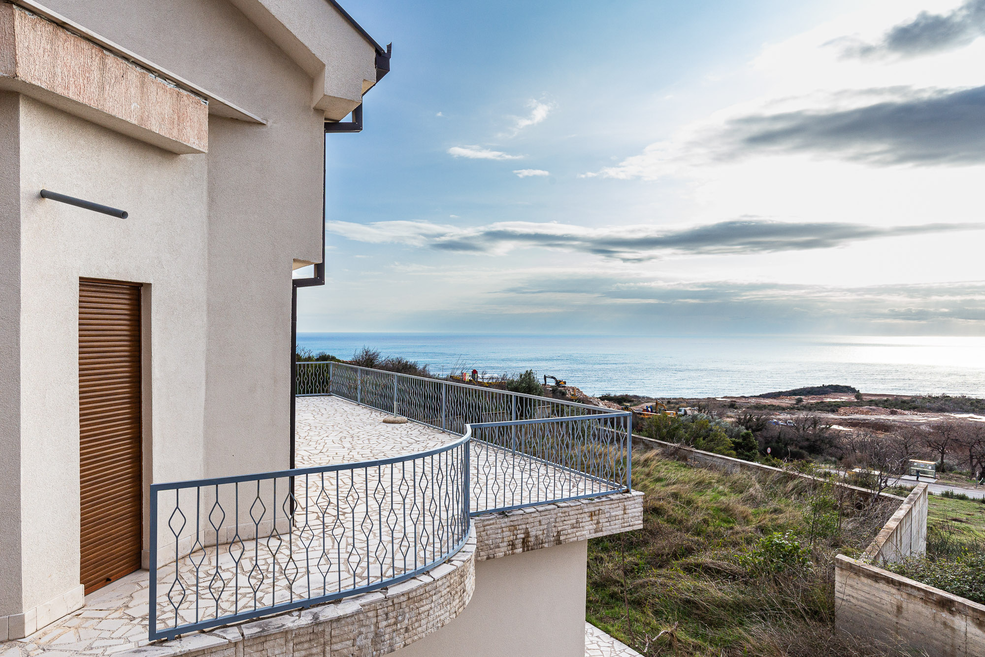 4 bedroom House (unspecified) For Sale