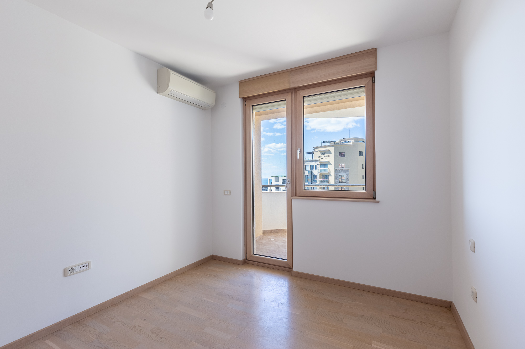 1 bedroom Apartment For Sale