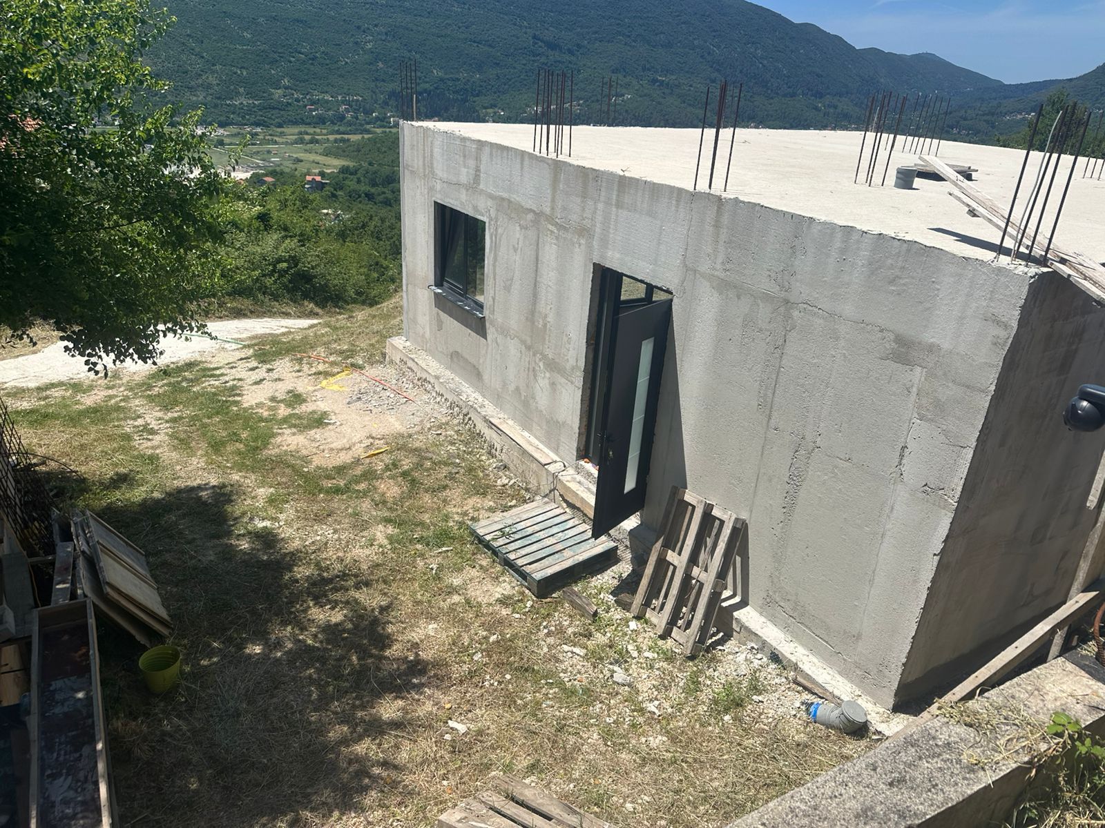 2 bedroom House (unspecified) For Sale