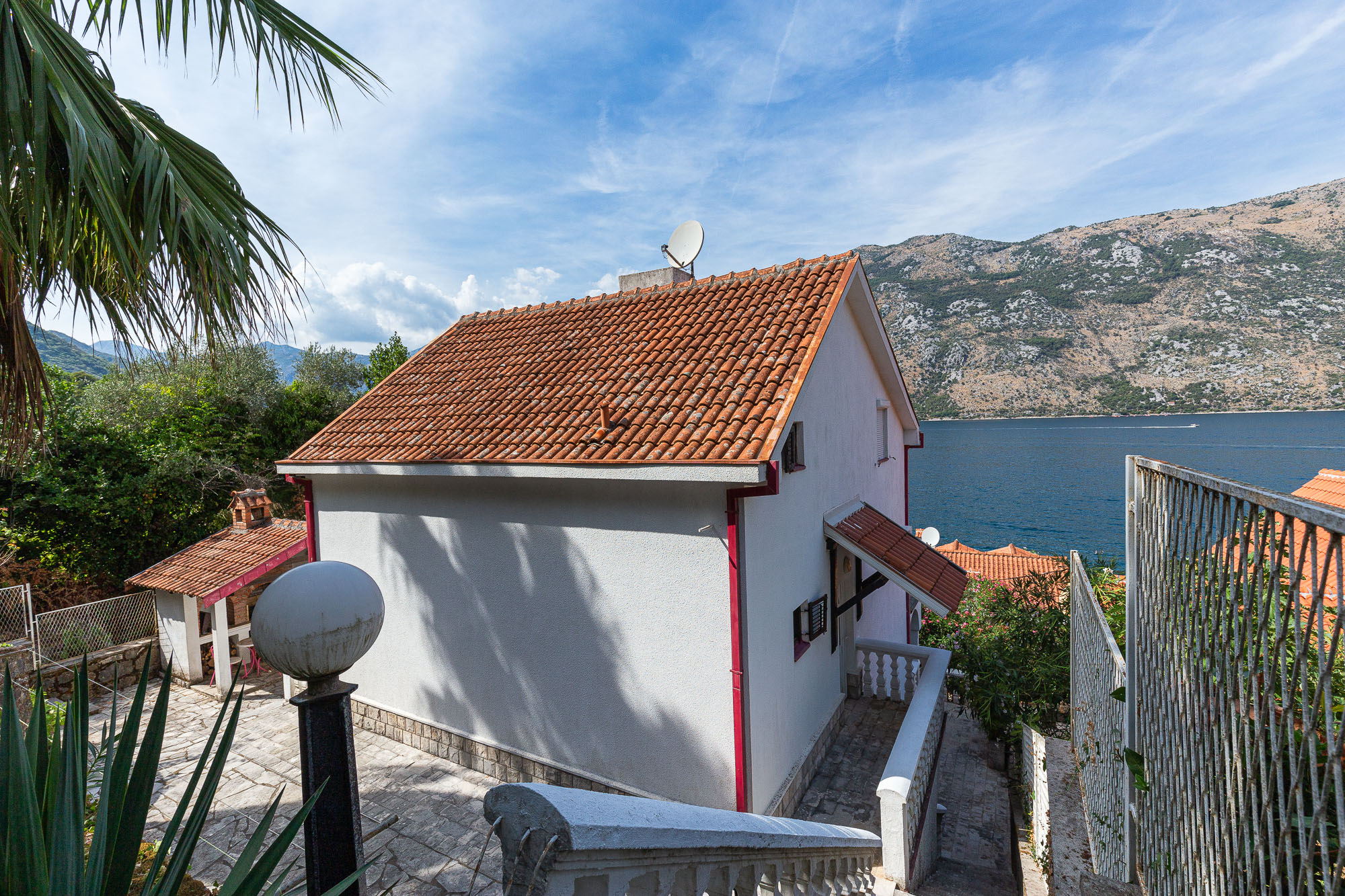 6 bedroom House (unspecified) For Sale