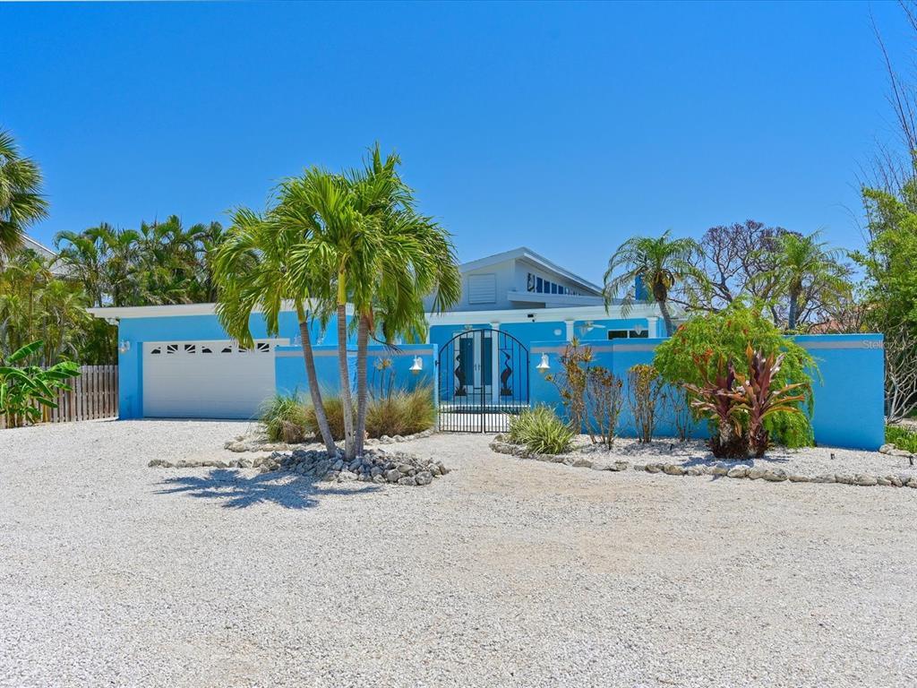 2 bedroom Detached house For Sale