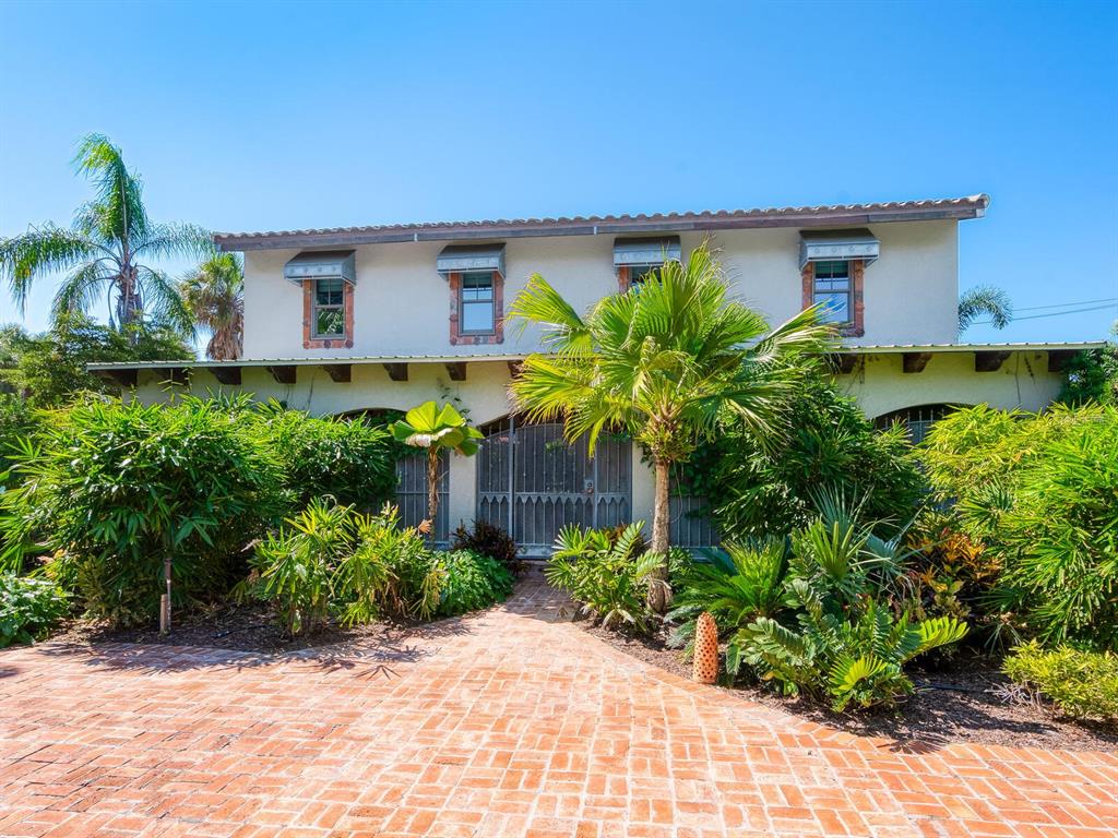 2 bedroom Detached house For Sale