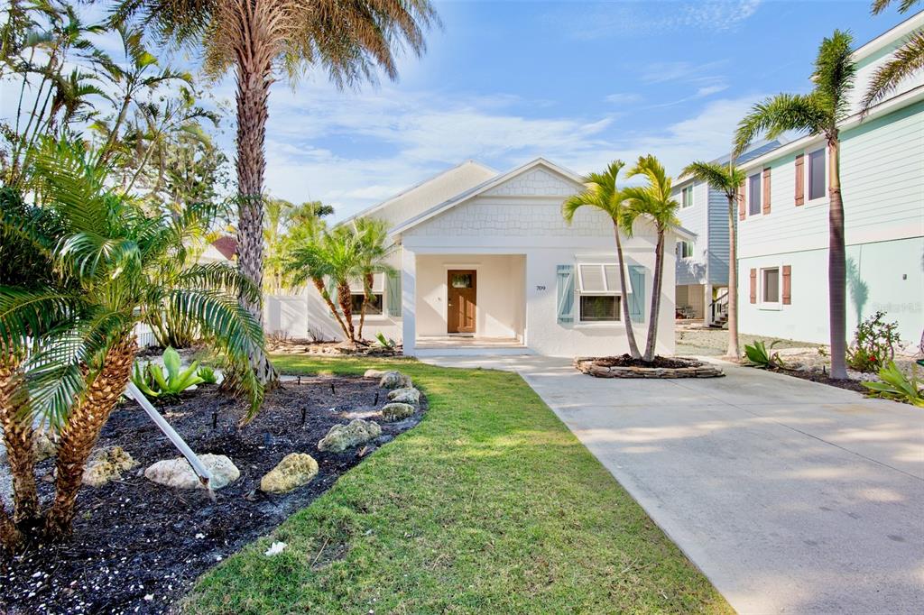 2 bedroom Detached house For Sale