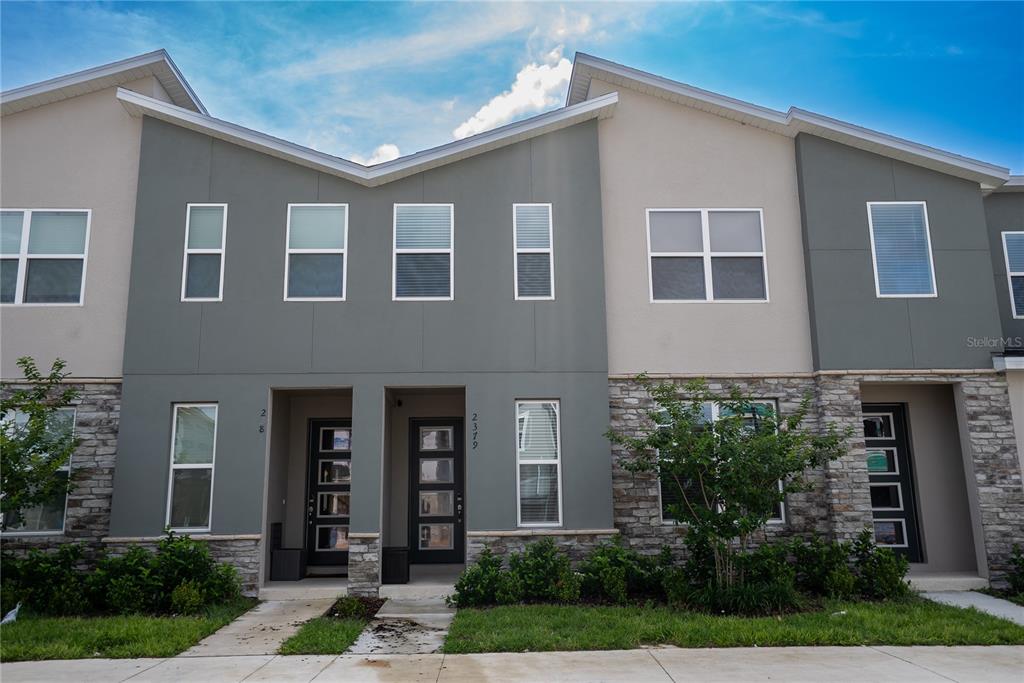 5 bedroom Town house For Sale