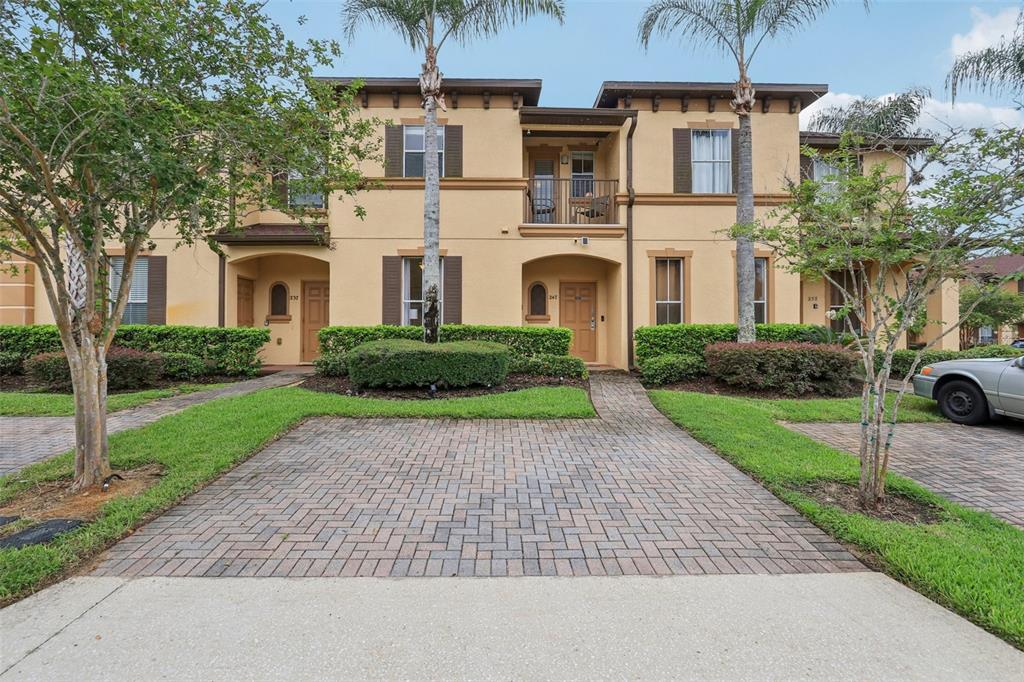 3 bedroom Town house For Sale