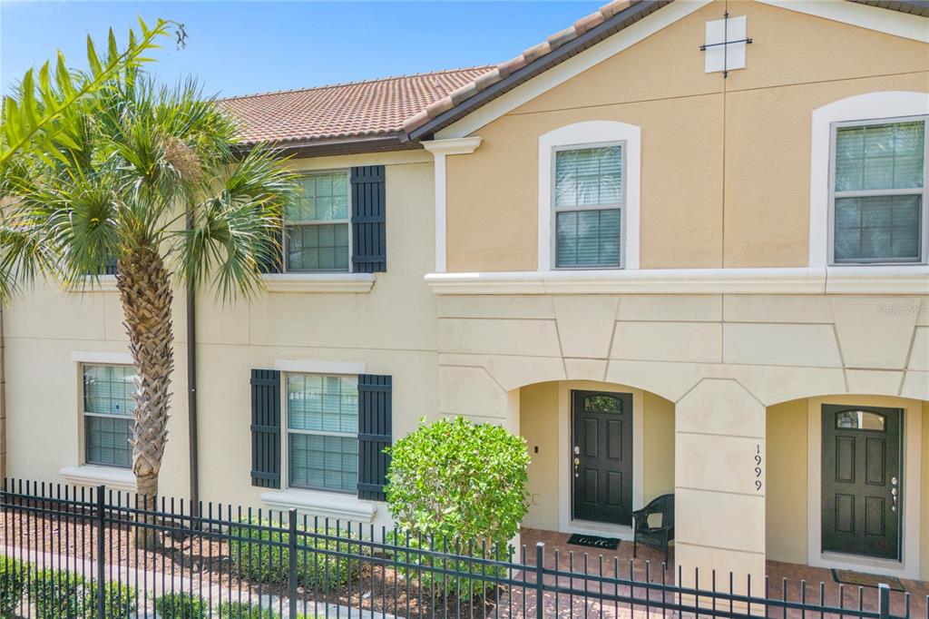 5 bedroom Town house For Sale