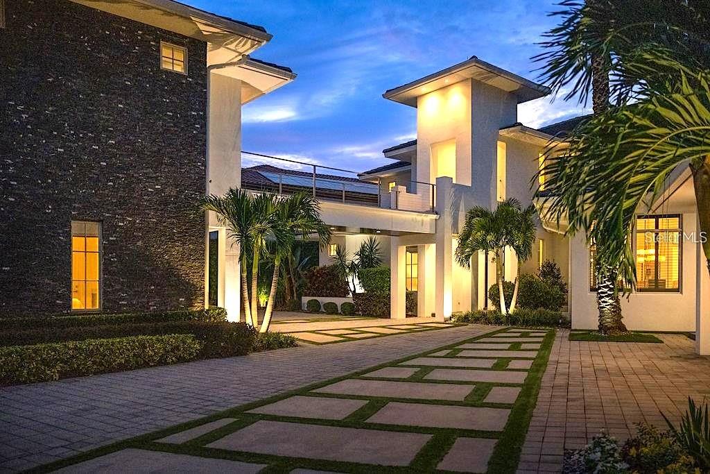 6 bedroom Detached house For Sale