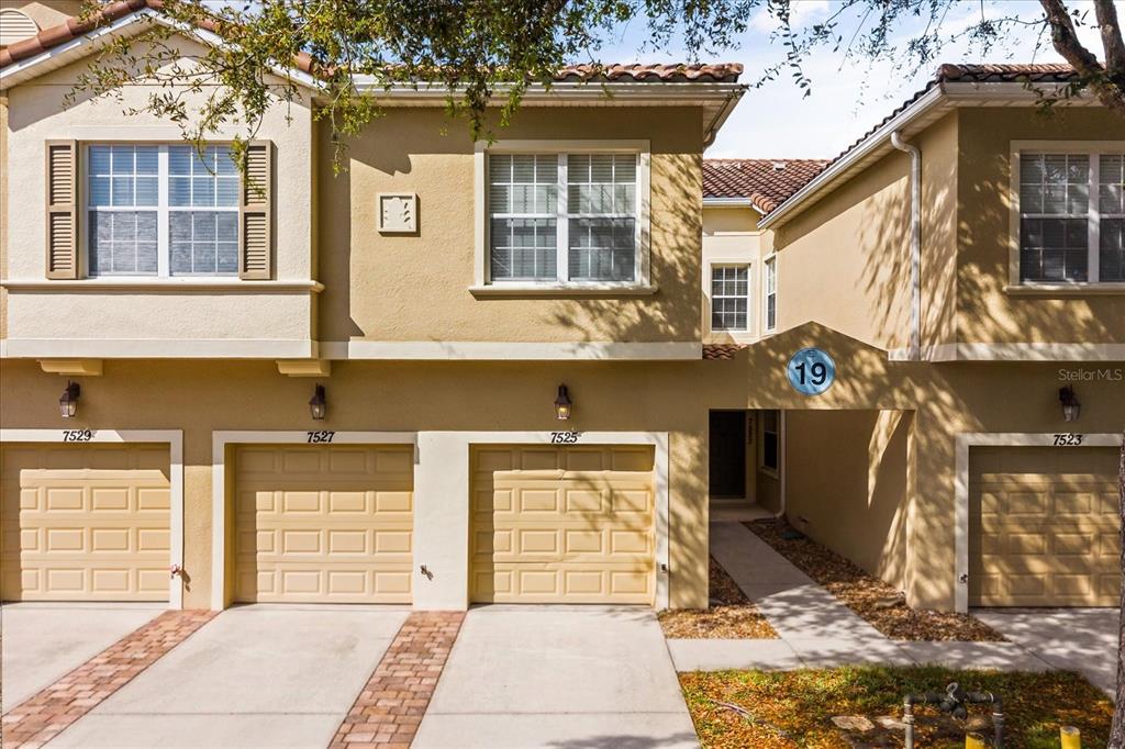 3 bedroom Town house For Sale