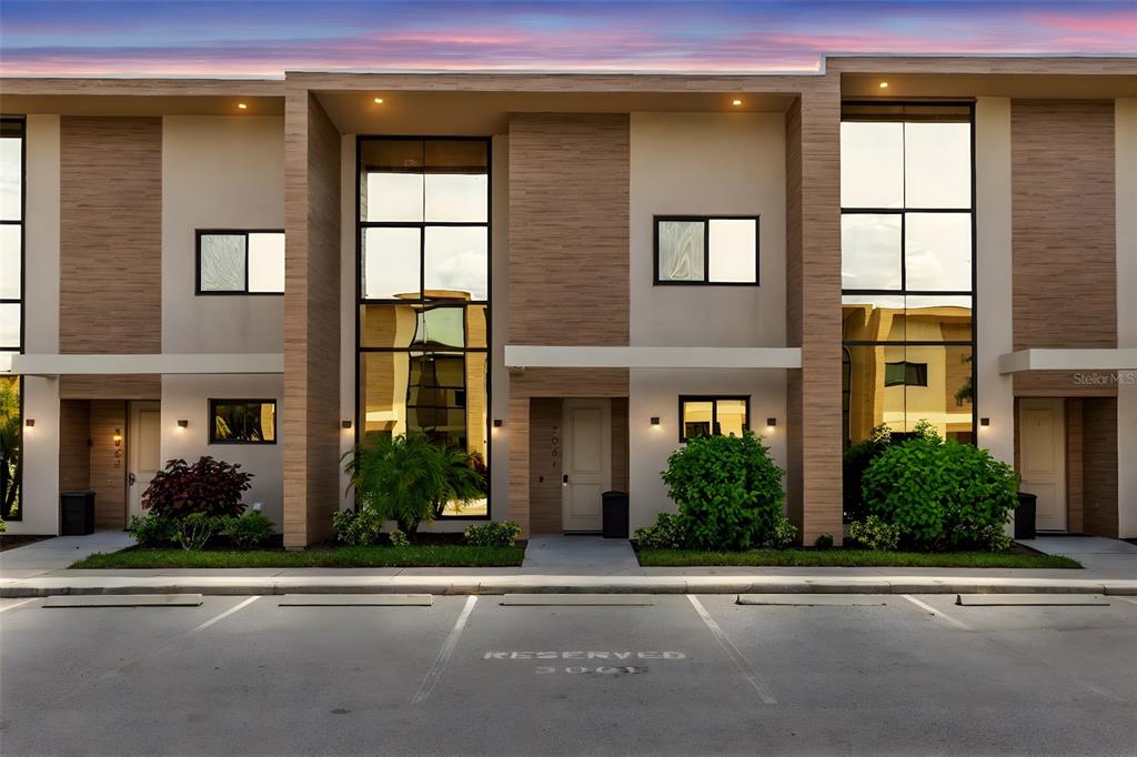 3 bedroom Town house For Sale