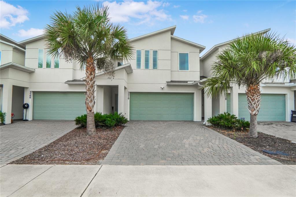 4 bedroom Town house For Sale