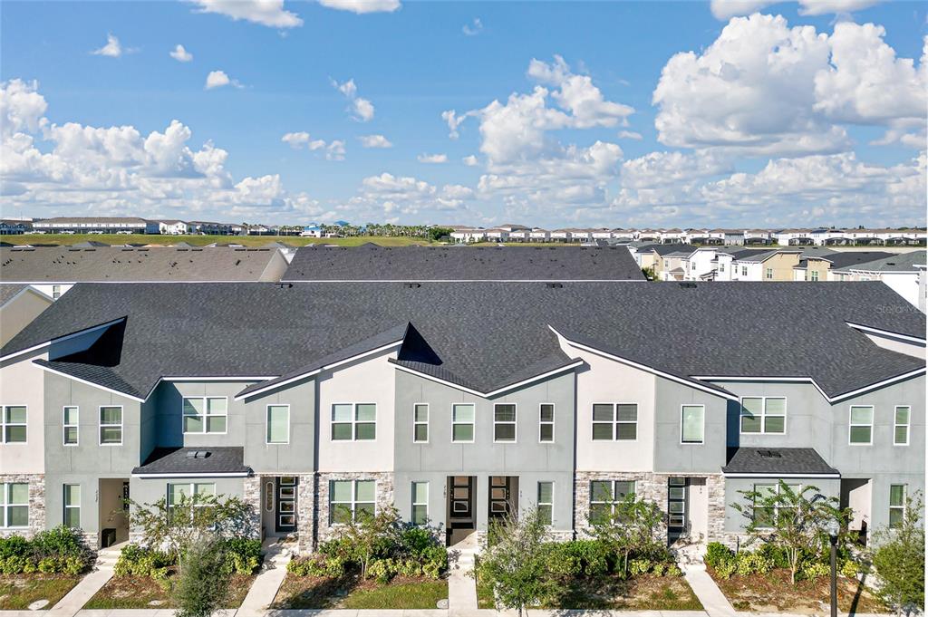 5 bedroom Town house For Sale