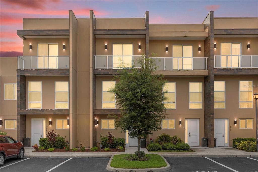 3 bedroom Town house For Sale
