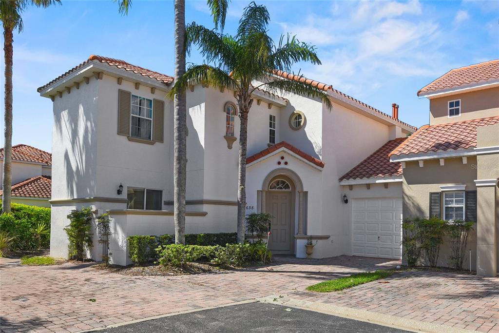 5 bedroom Town house For Sale