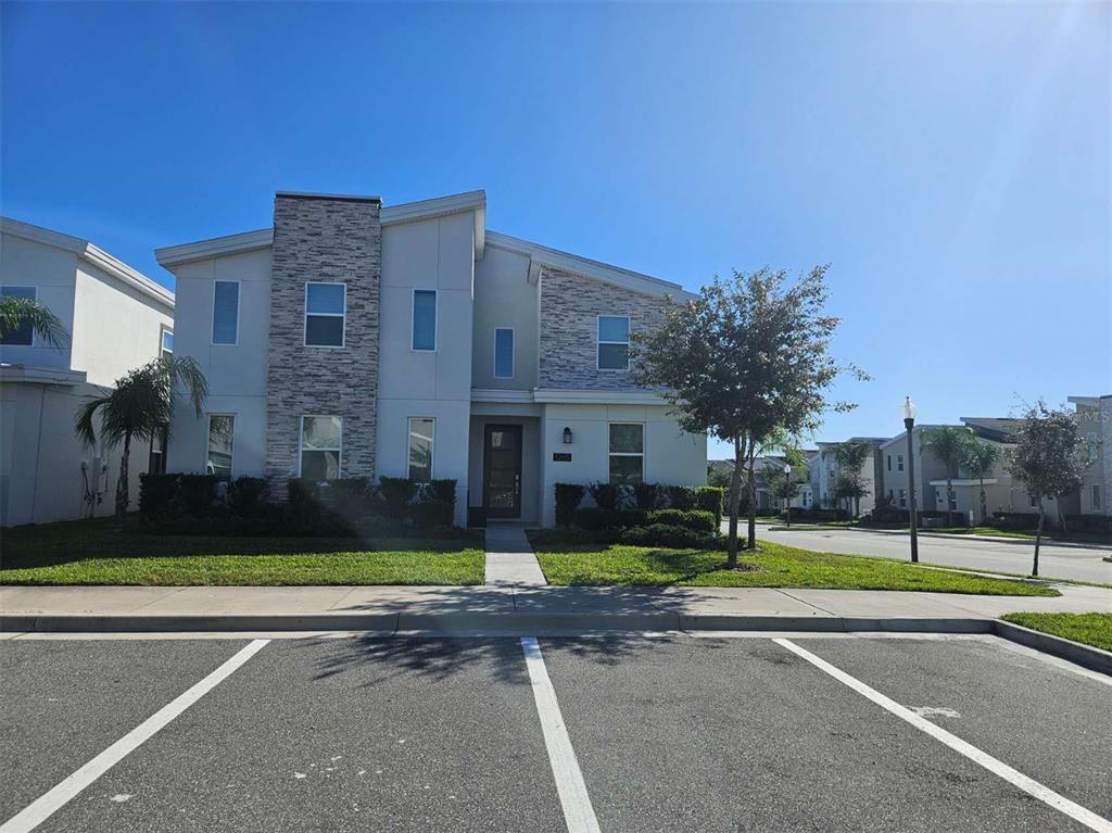 8 bedroom Detached house For Sale