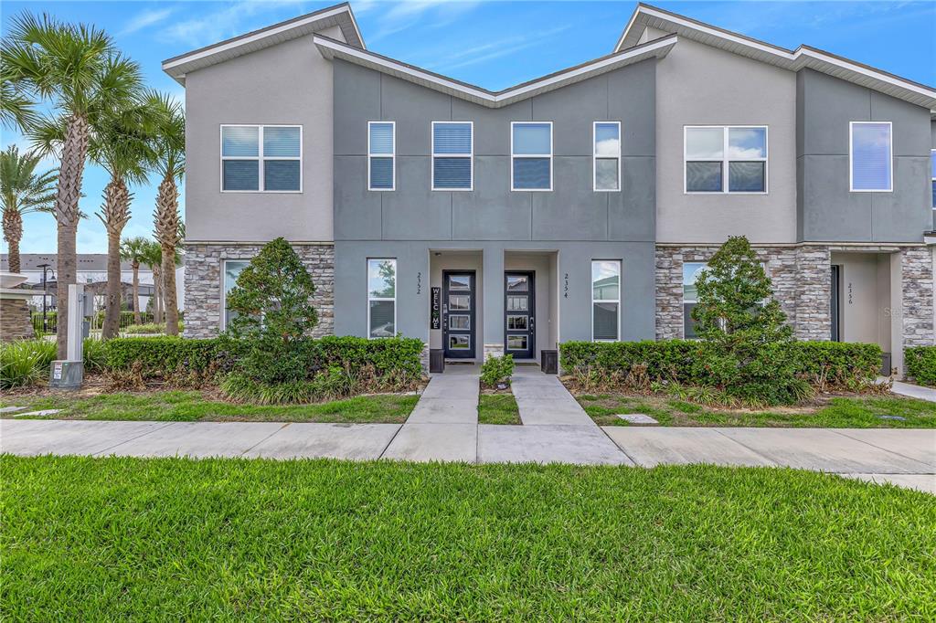 5 bedroom Town house For Sale