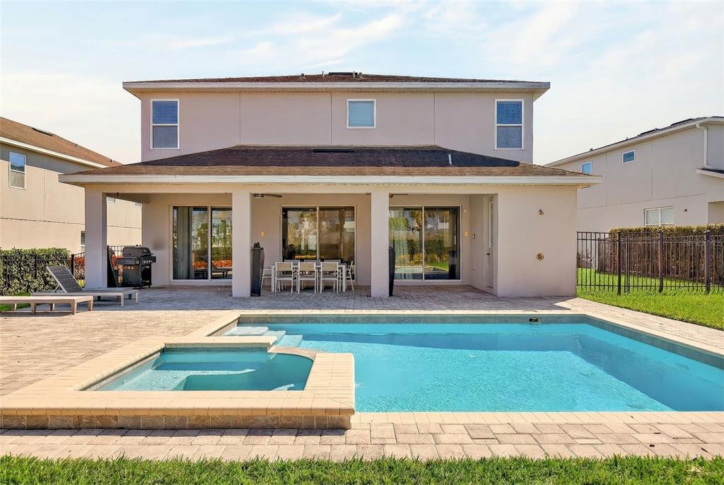 9 bedroom Detached house For Sale