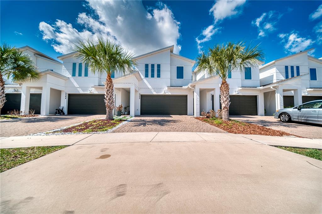 3 bedroom Town house For Sale
