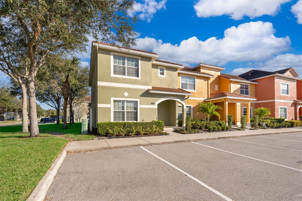 5 bedroom Town house For Sale