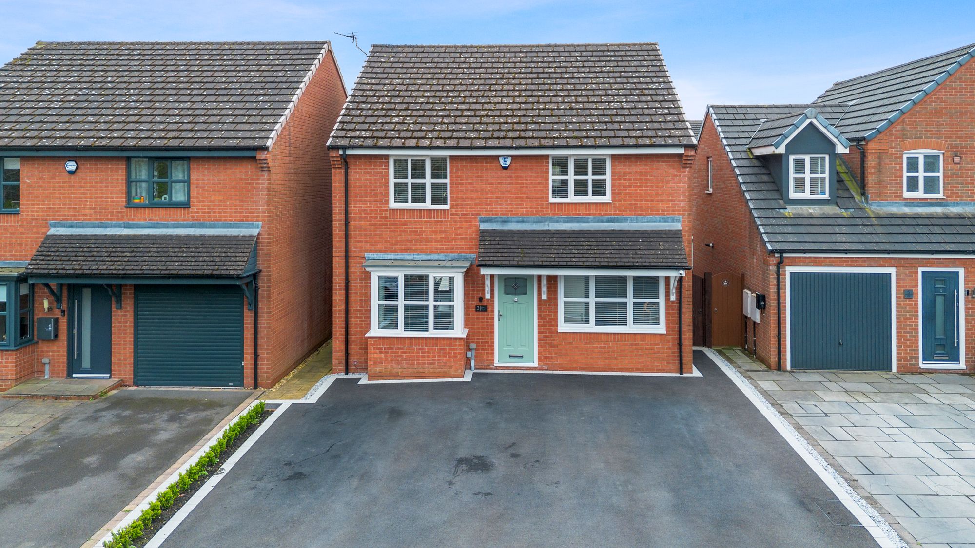 4 bedroom Detached house Under Offer