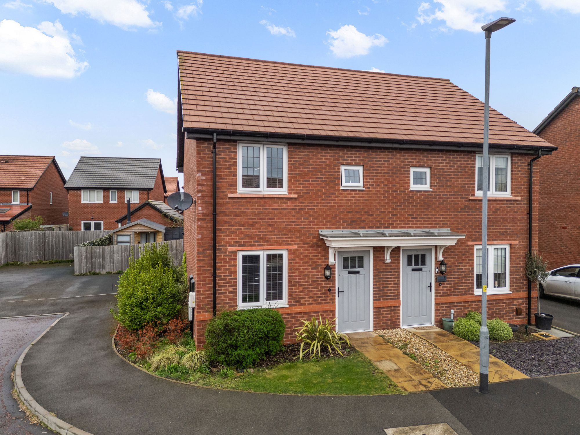 2 bedroom Semi-detached house For Sale