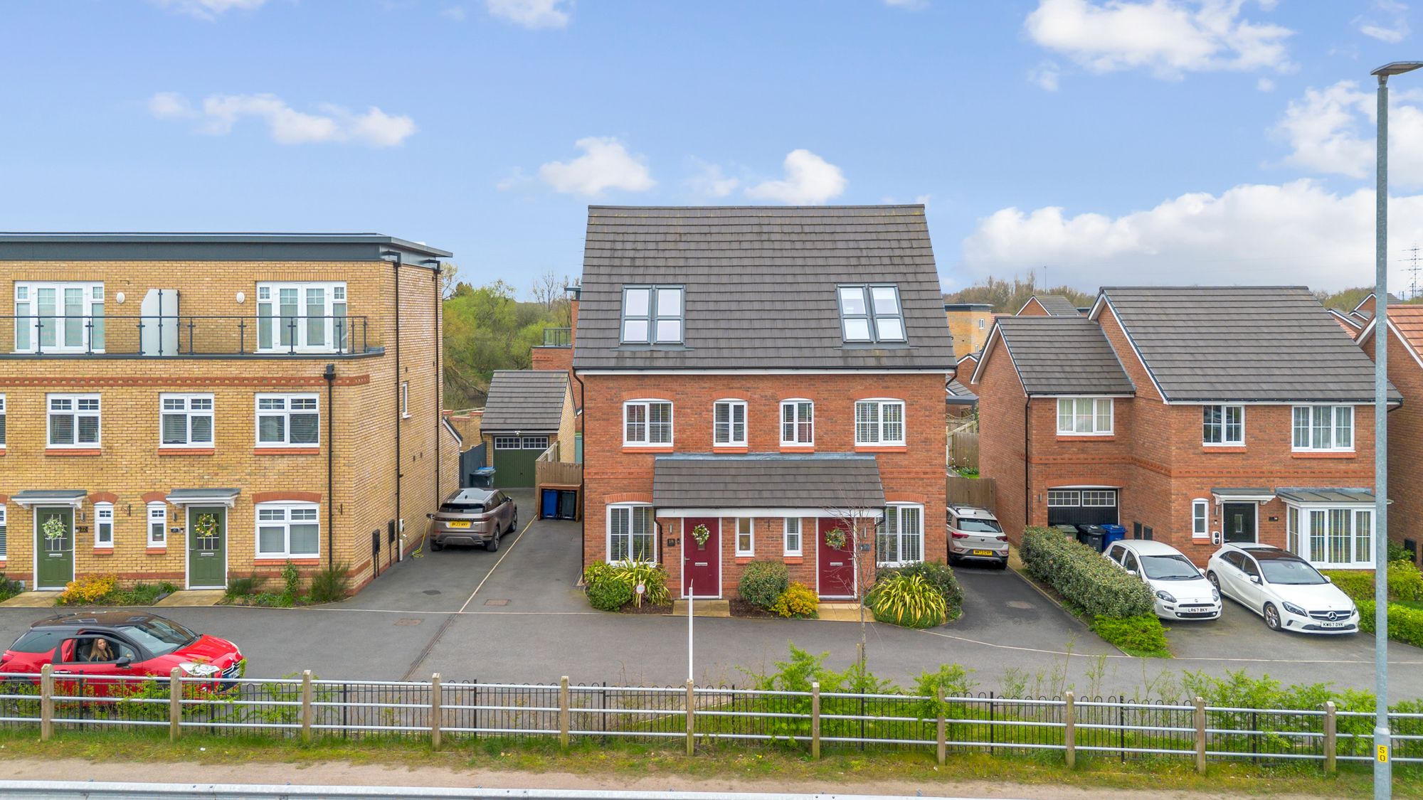 3 bedroom Semi-detached house For Sale