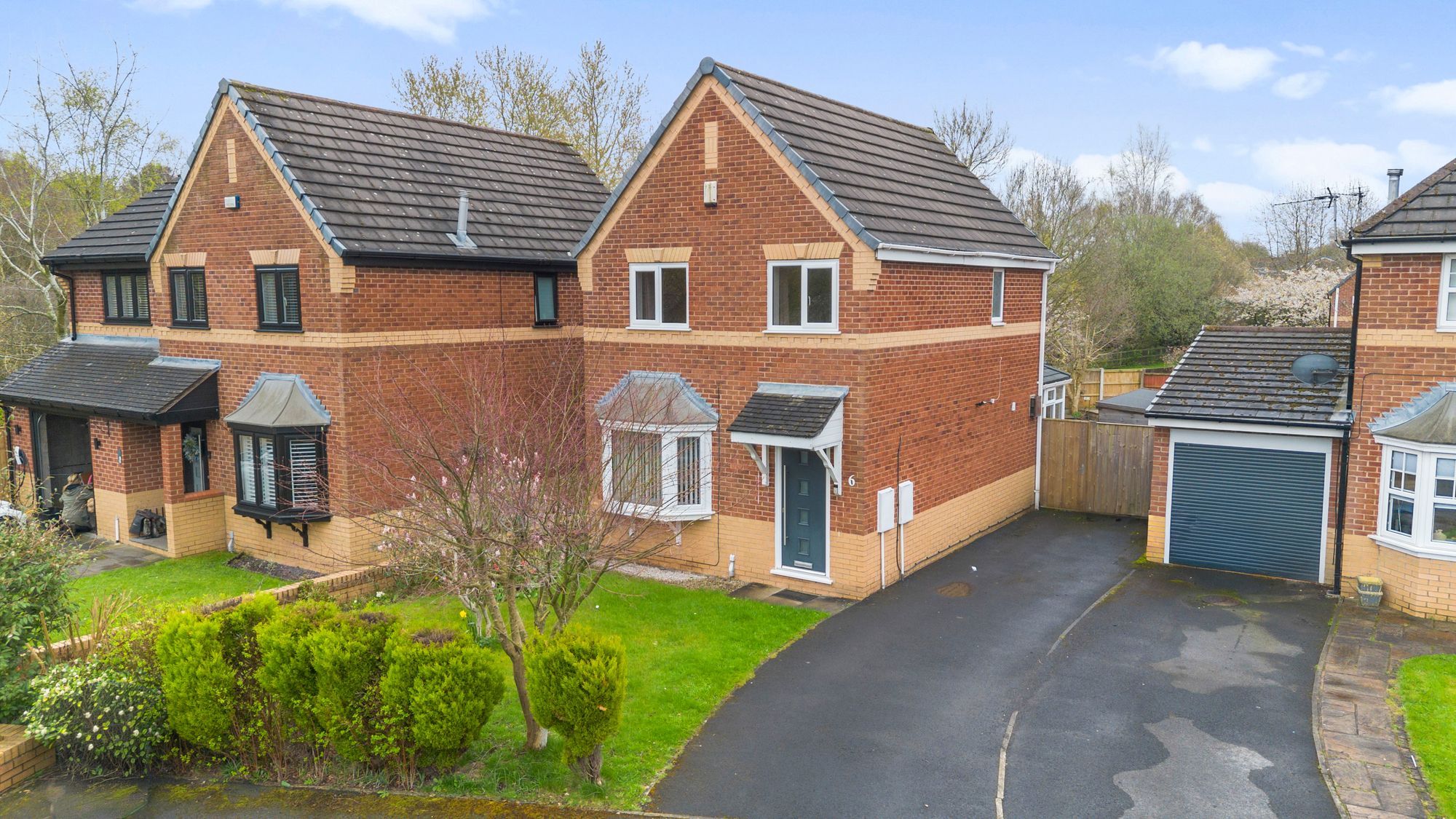 3 bedroom Detached house For Sale