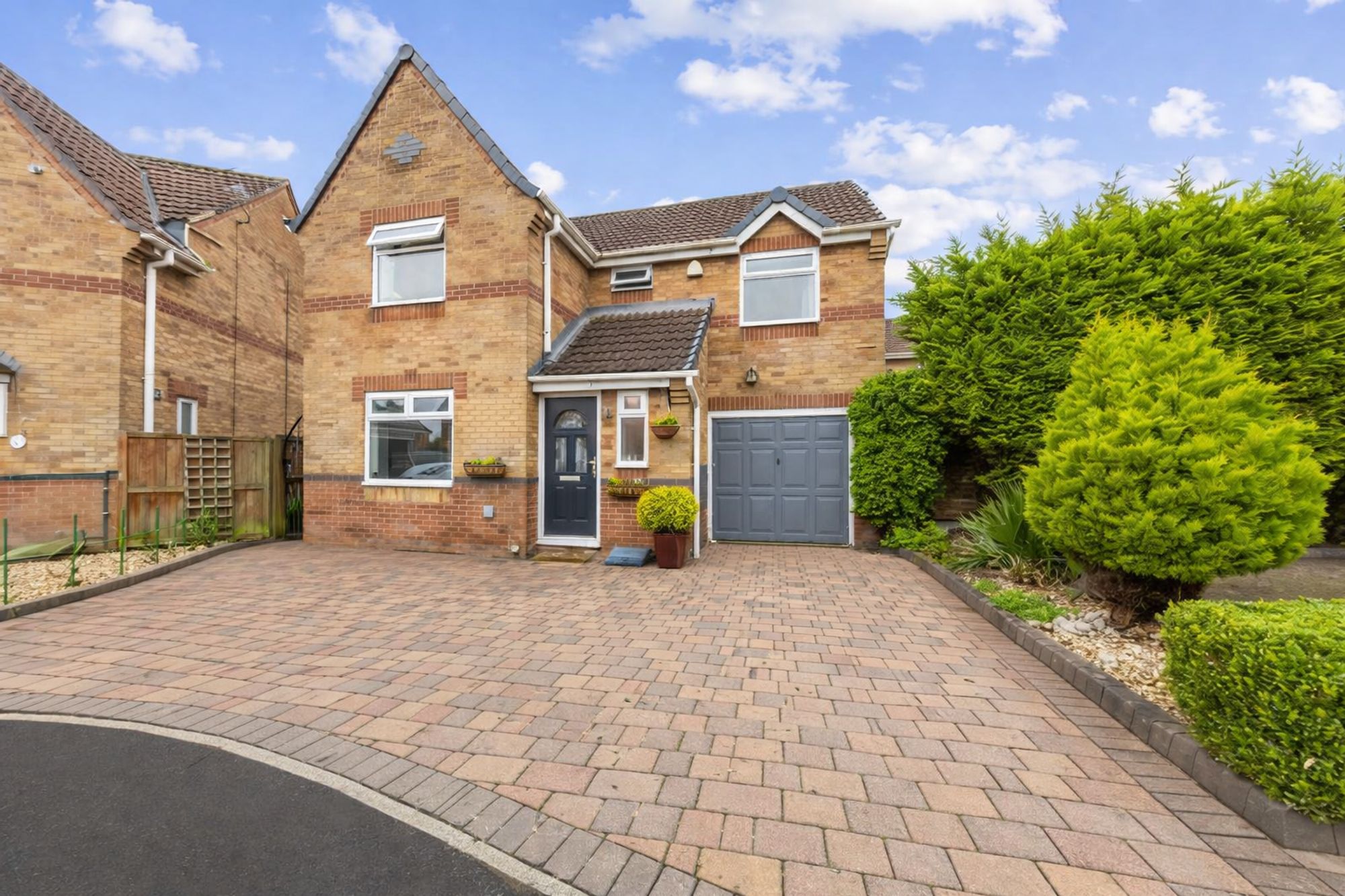 4 bedroom Detached house Under Offer