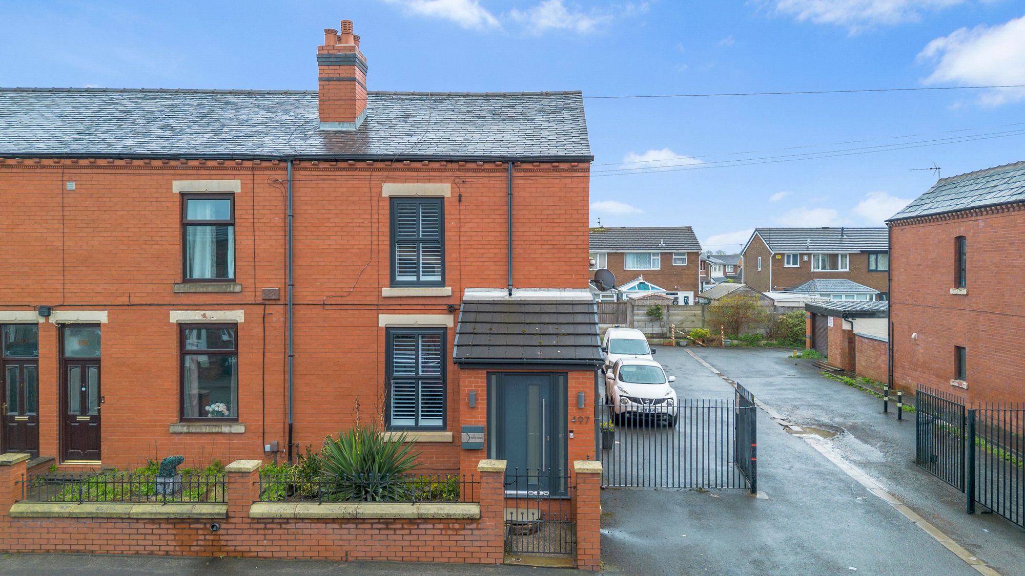 4 bedroom End of terrace house Under Offer