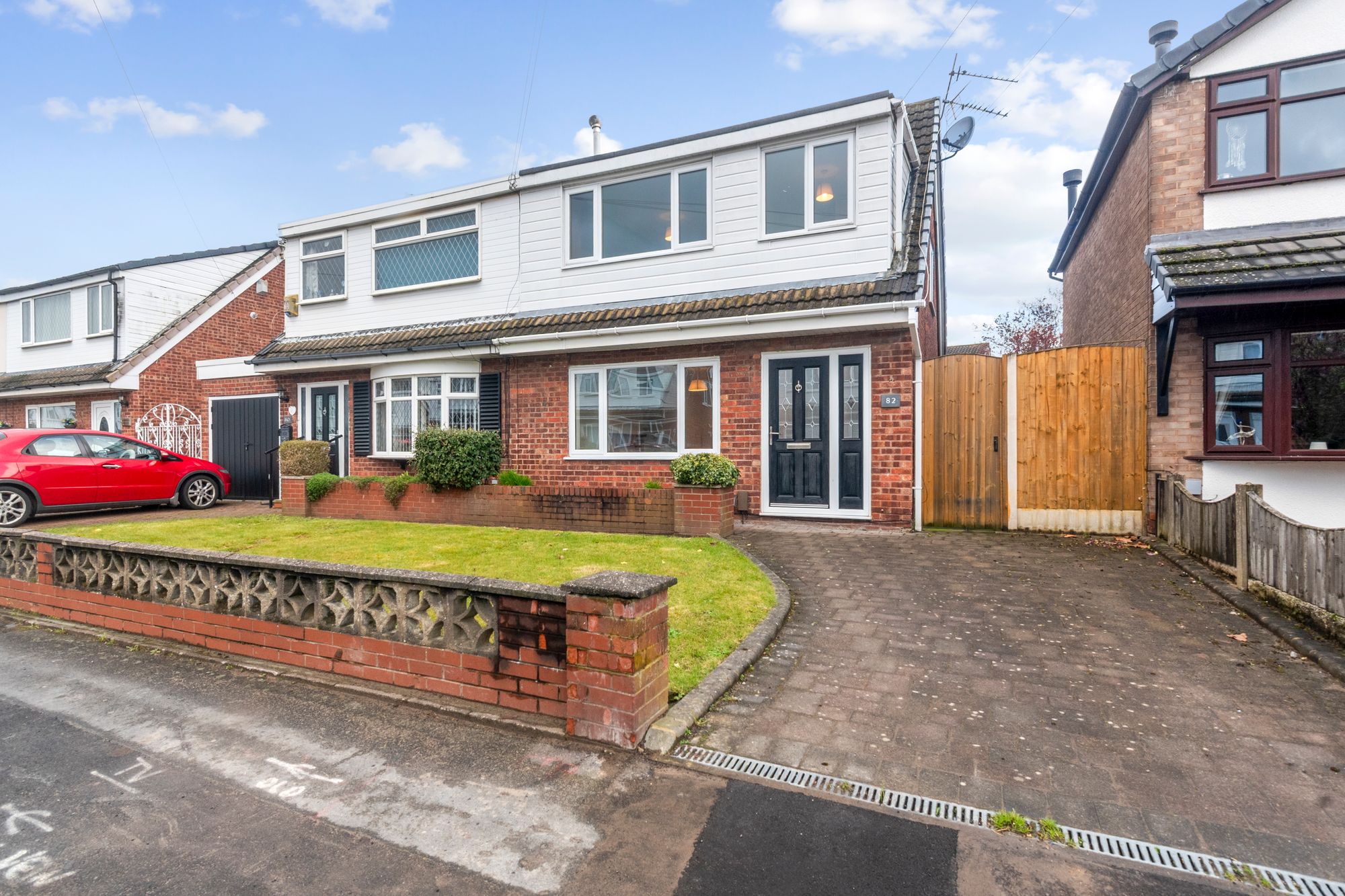 3 bedroom House (unspecified) Under Offer