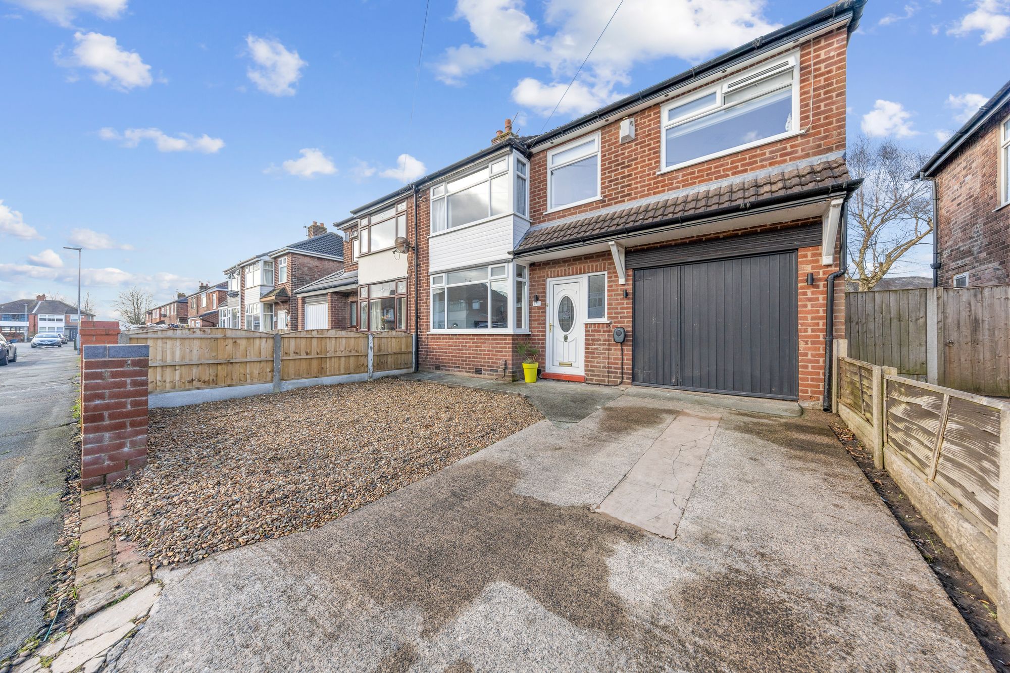 4 bedroom Semi-detached house For Sale