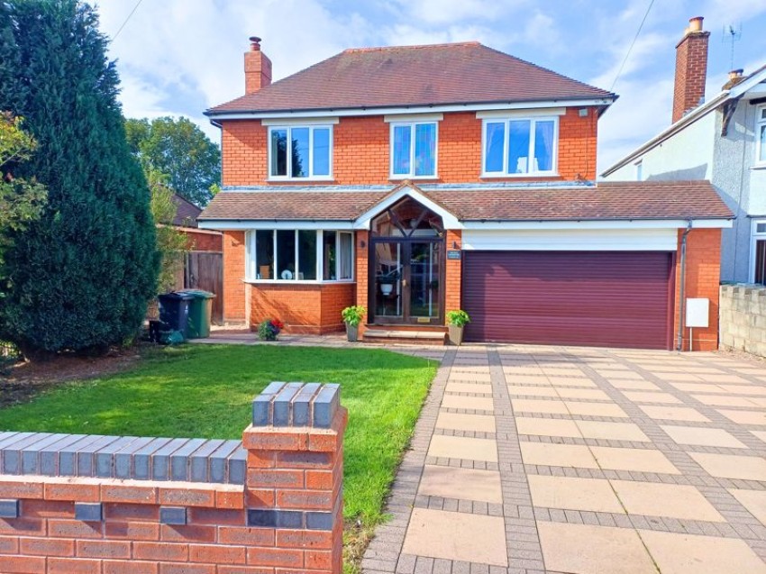 3 bedroom Detached house For Sale