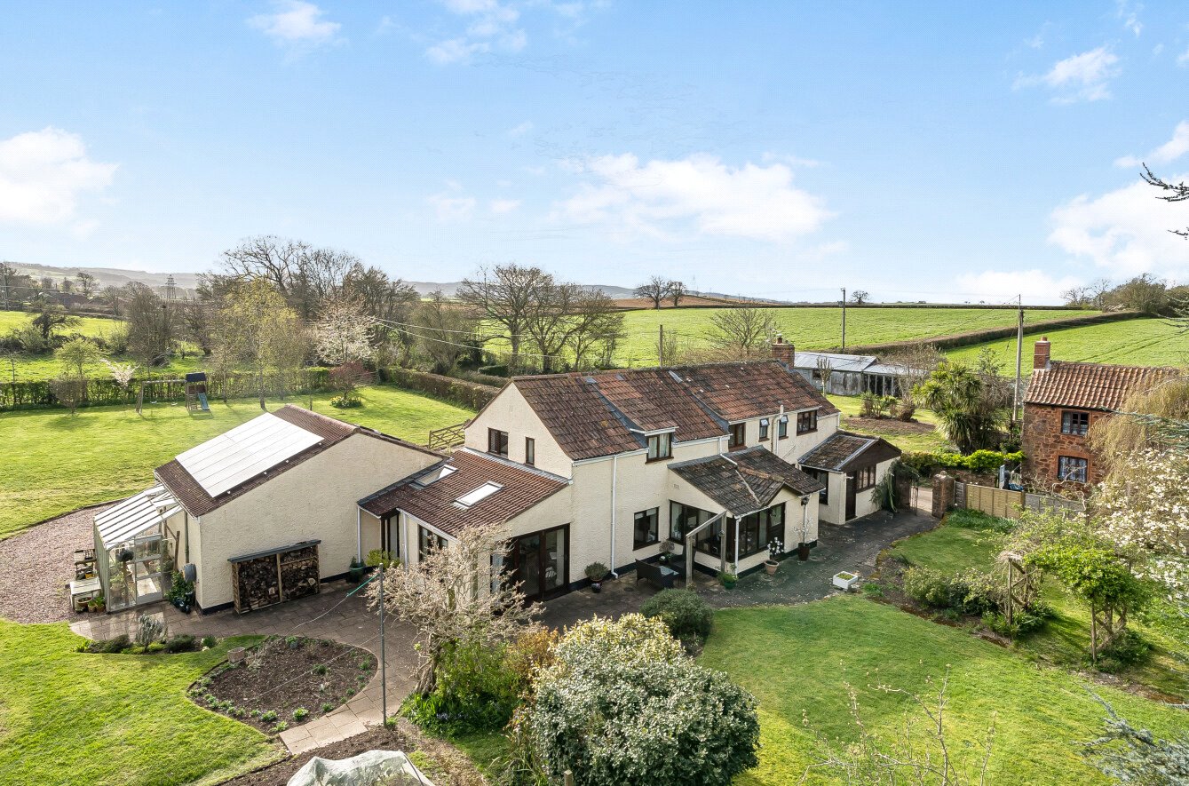 4 bedroom Detached house Under Offer