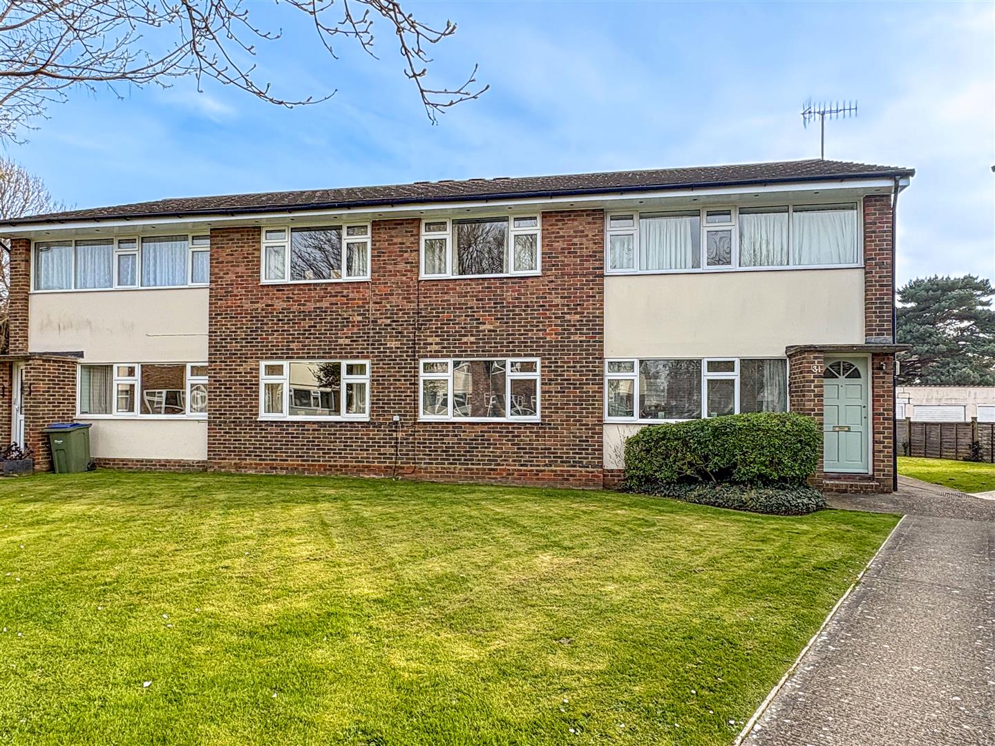 2 bedroom Apartment For Sale