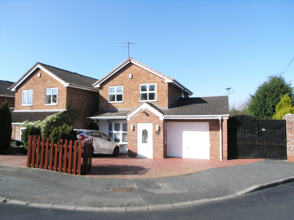 3 bedroom Detached house For Sale