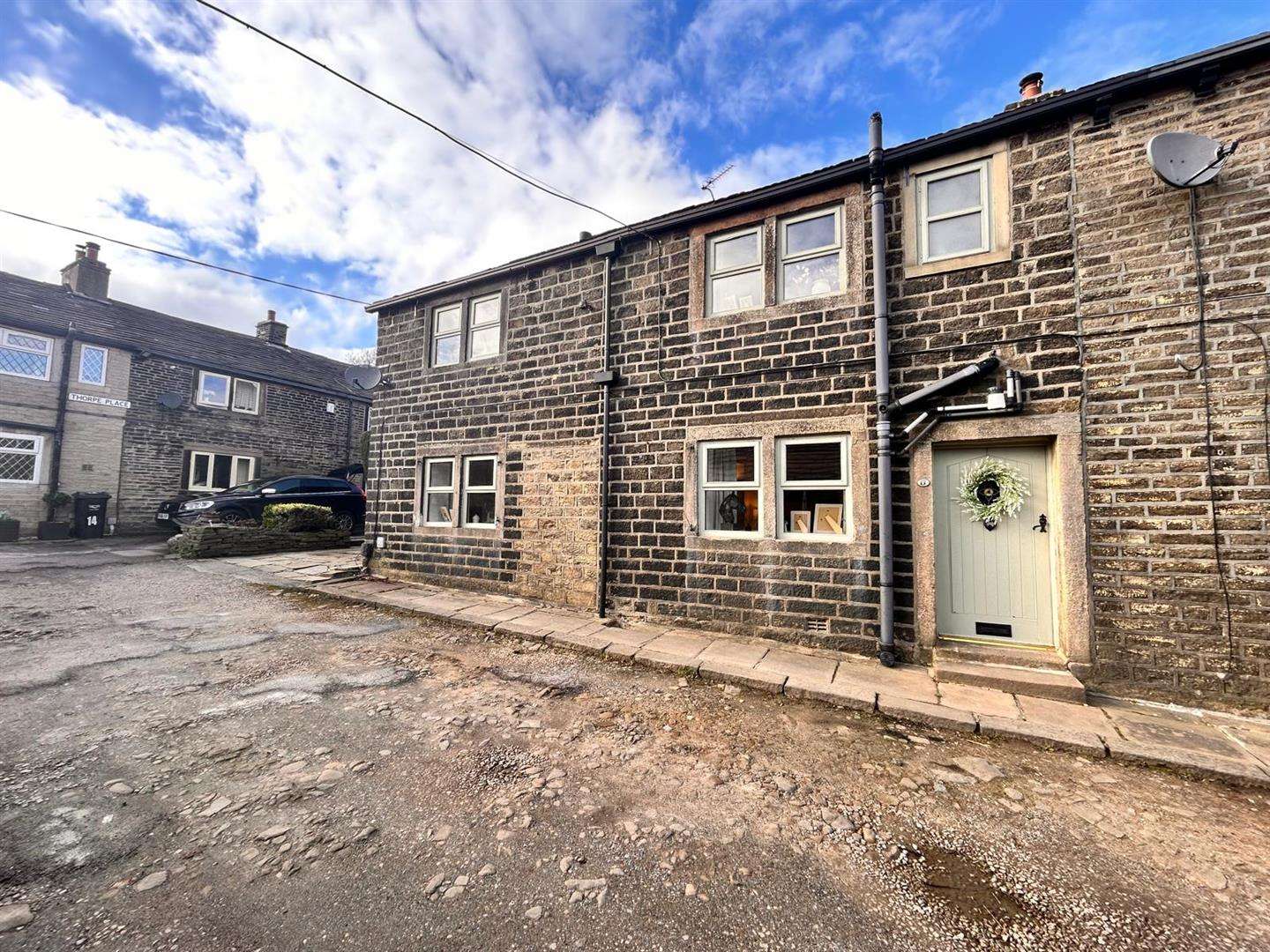 4 bedroom End of terrace house For Sale