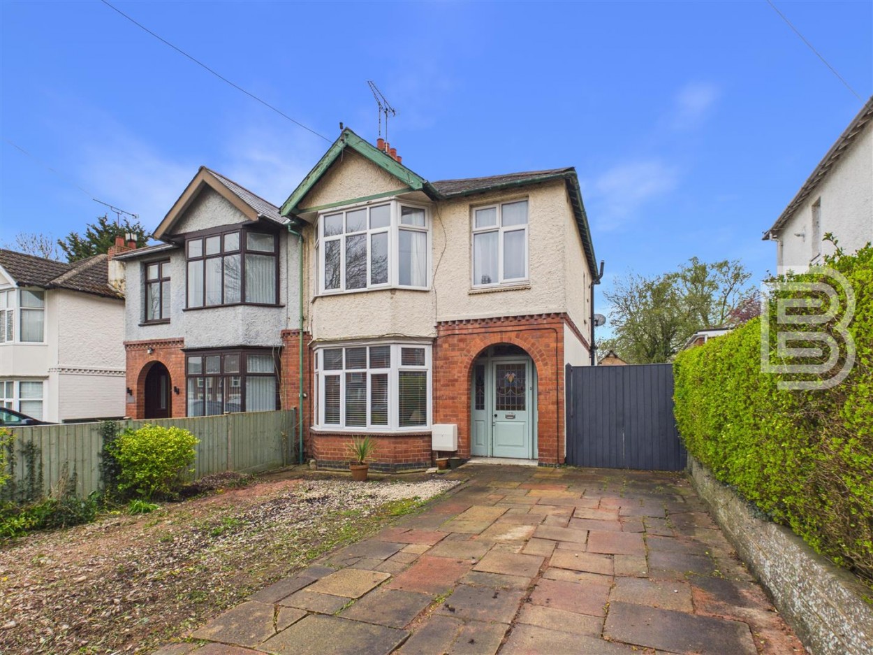 3 bedroom Detached house Under Offer