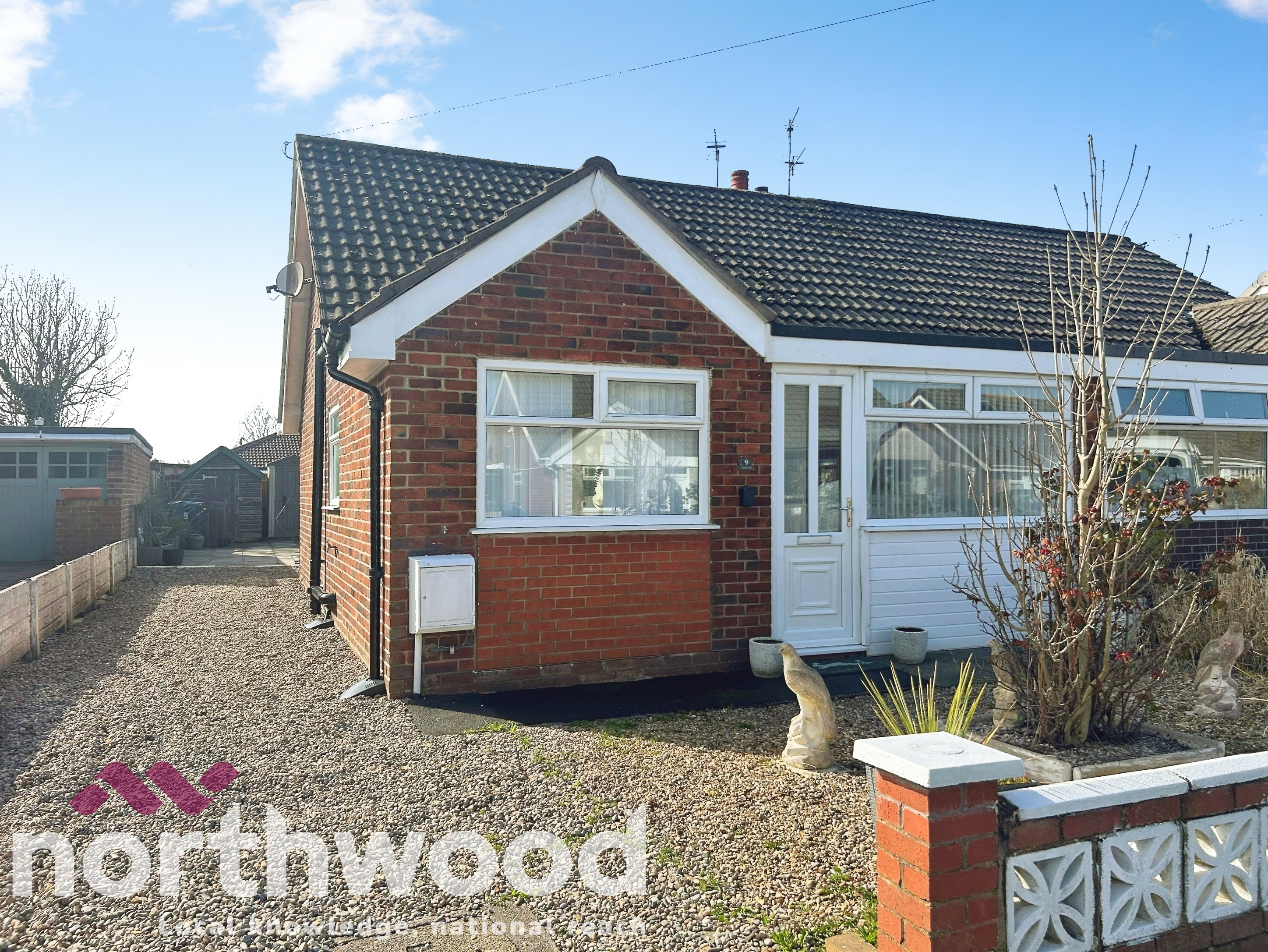 2 bedroom Detached bungalow For Sale