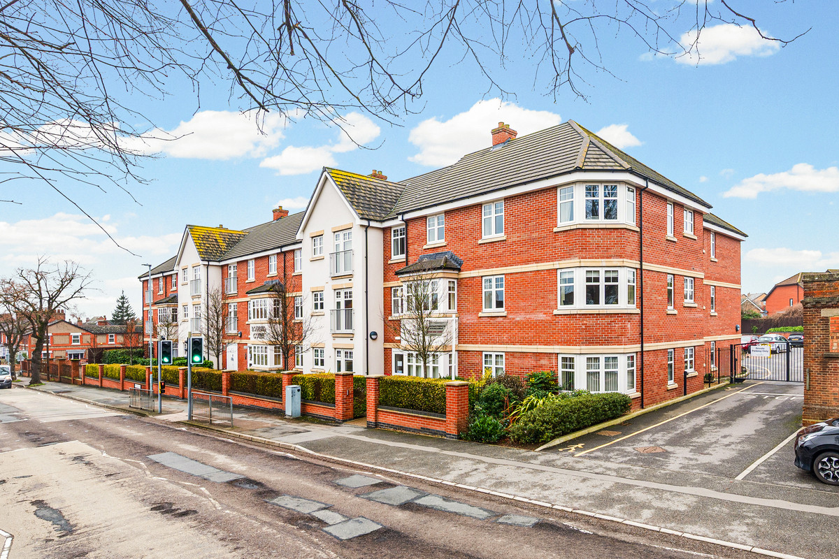 2 bedroom Apartment For Sale