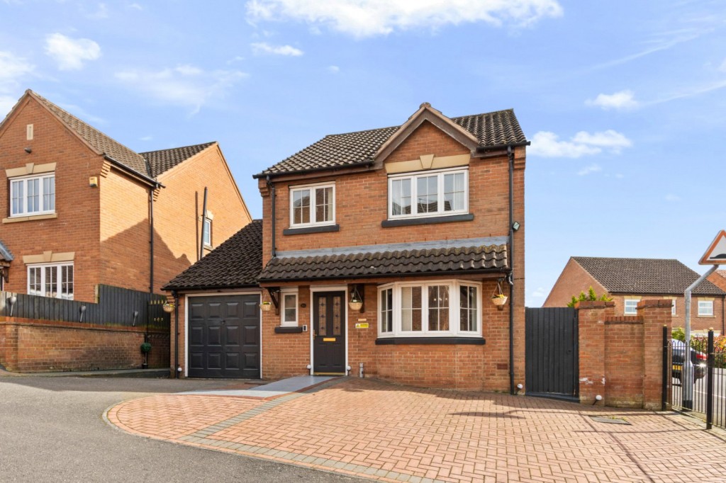 3 bedroom Detached house For Sale