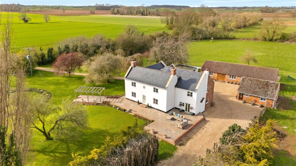 4 bedroom House (unspecified) Under Offer