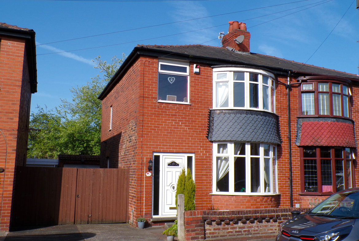 3 bedroom Semi-detached house For Sale